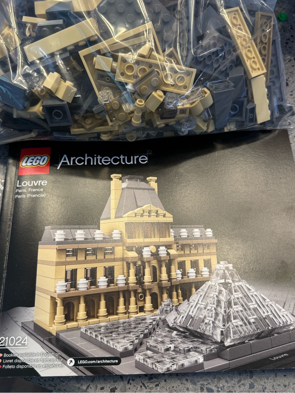 Lego Architecture Louvre Set - 21024 with manual. Missing 2 small pieces